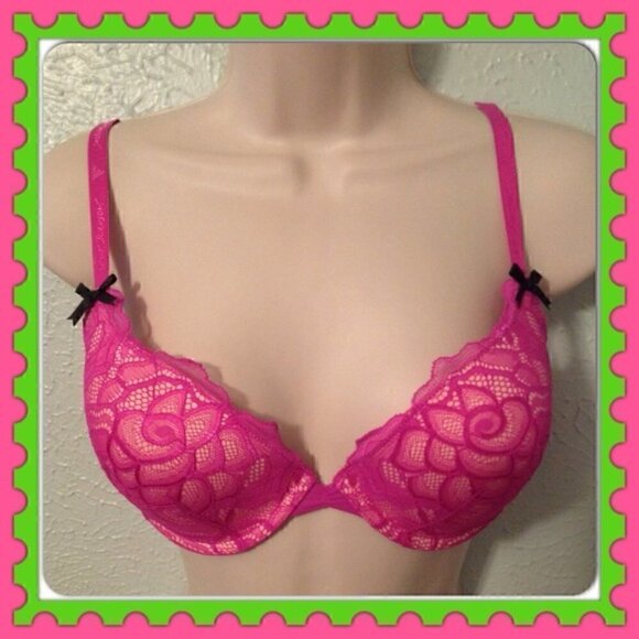 Betsey Johnson Other - Betsy Johnson Hot Pink🎀 Lace Padded Bra